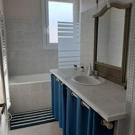 Appt Cosy 65 M2 Coeur De A 150 M De La *